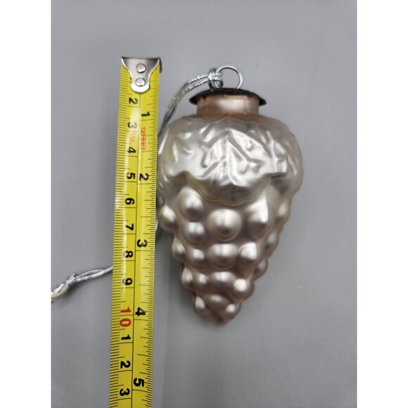 Vintage Kugel Midwest White Grape Cluster Heavy Glass Ornament - Picture 6 of 6